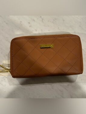 Joy and Iman brand new wallet - has tons of credit card slots